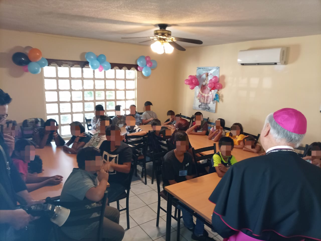 Imagen 2 de la galería de COMEDOR DIVINO NIÑO DE PRAGA